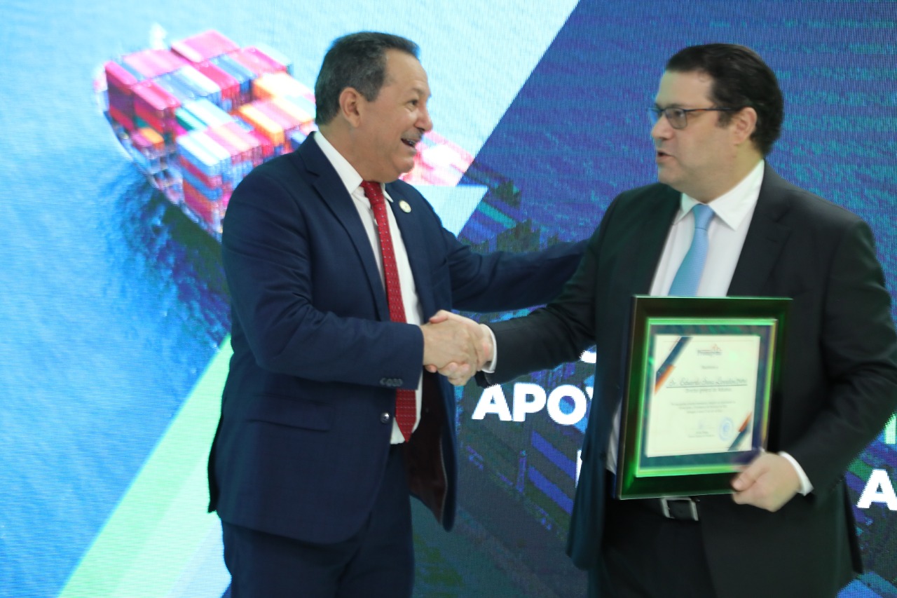 Encuentro con líderes empresariales de distintas denominaciones del sector de las Mipymes, la industria y las empresas del Municipio Santo Domingo Este